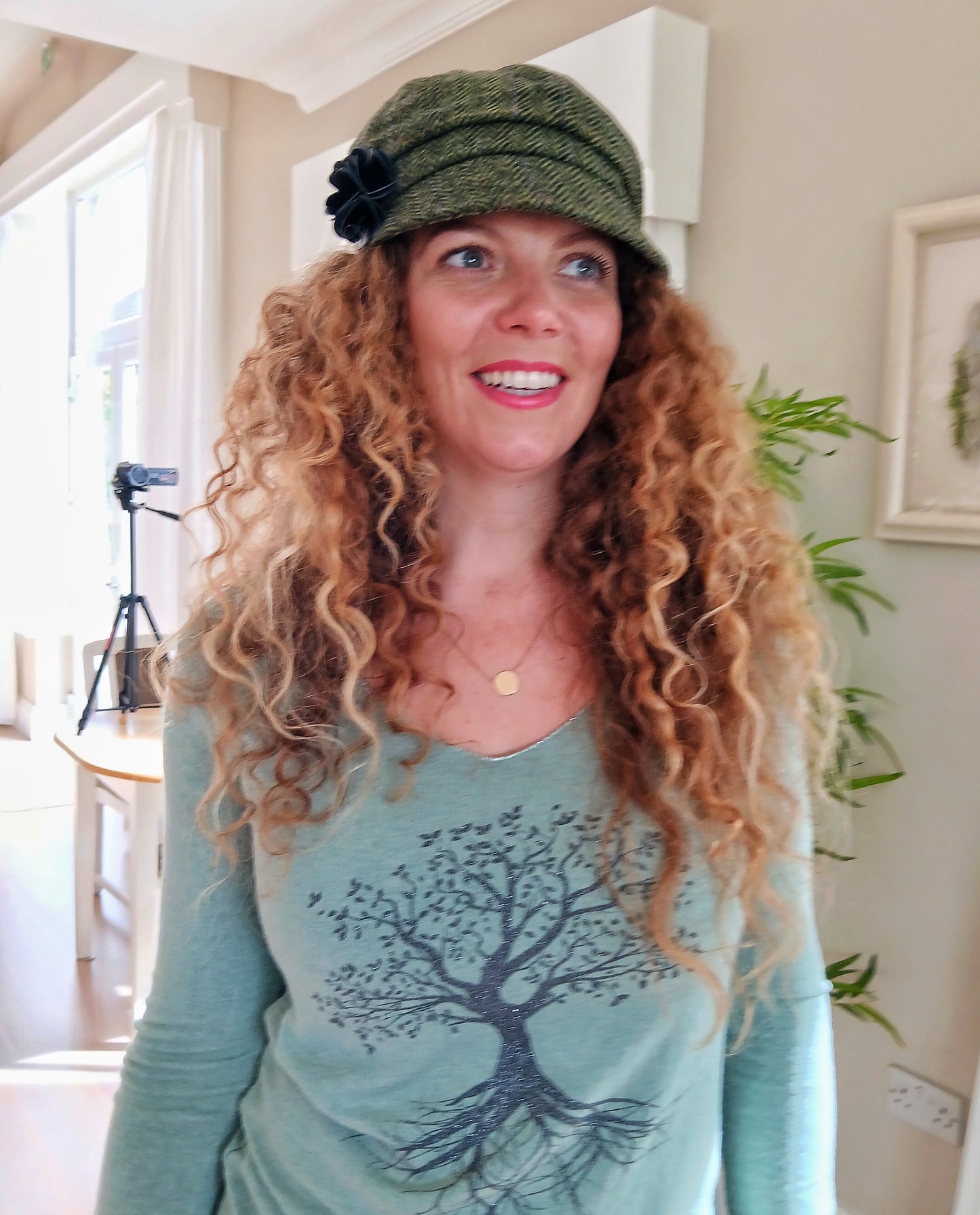 IRISH MUCROS WEAVERS Ladies 100% Wool Newsboy Cap 51 Colour Multi Irish Tweed Green