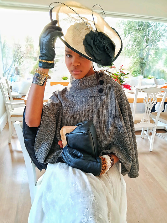 IRISH MUCROS WEAVERS Ladies 100% Wool Poncho 01 Greyish Green Irish Traditional Tweed