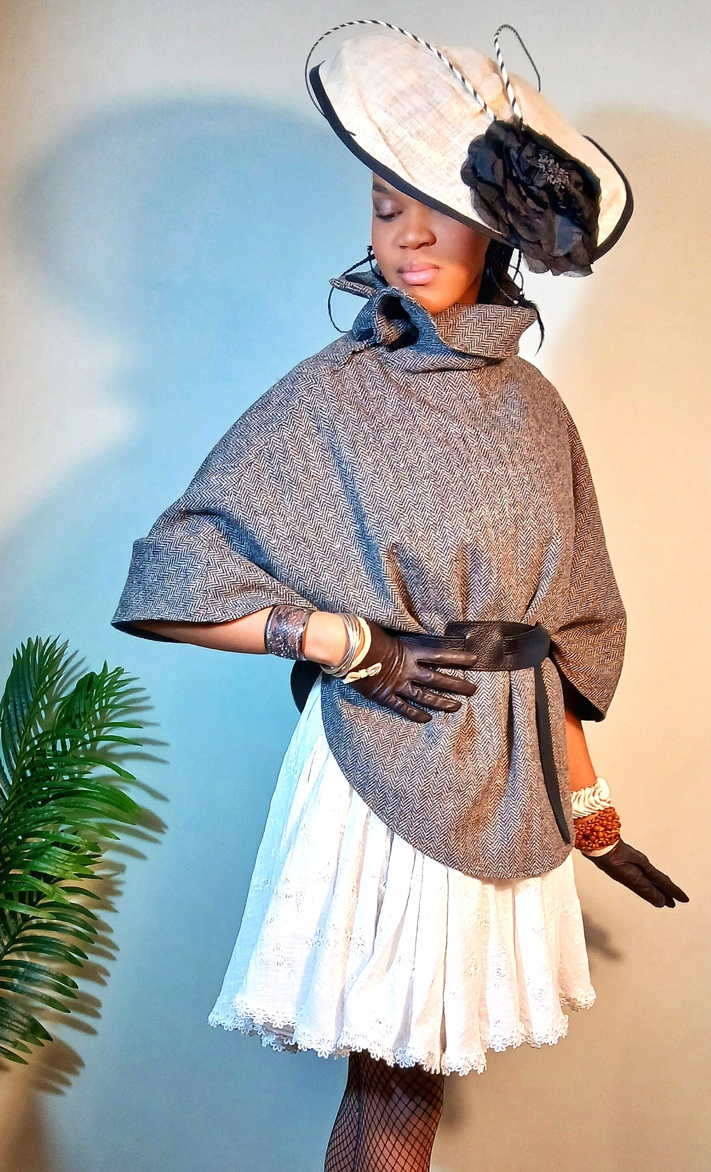 IRISH MUCROS WEAVERS Ladies 100% Wool Poncho 01 Greyish Green Irish Traditional Tweed