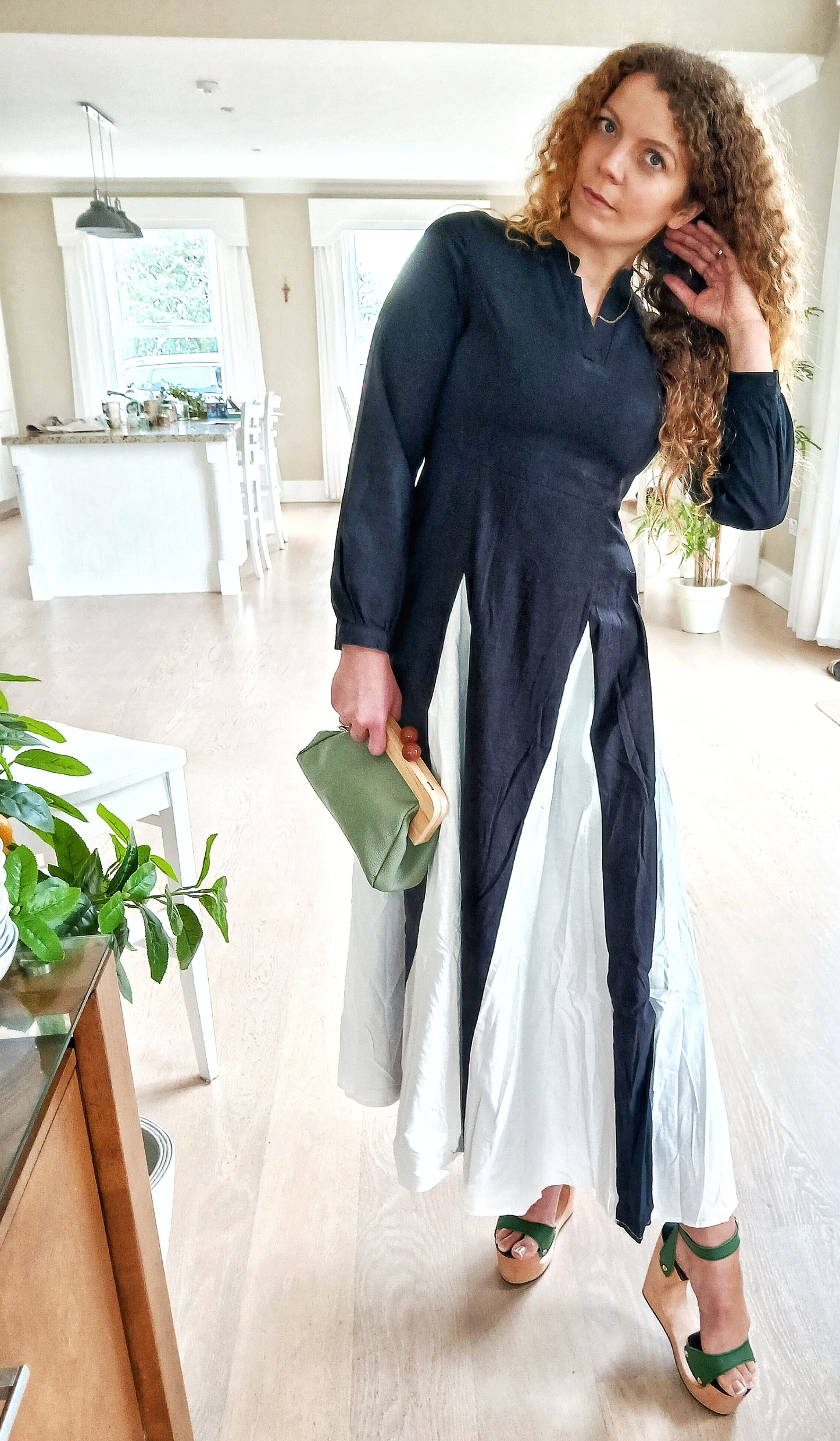 CHENSON & GORETT Women's Black  Italian Leather Clutch Purse Bag with Click Closure in Wood