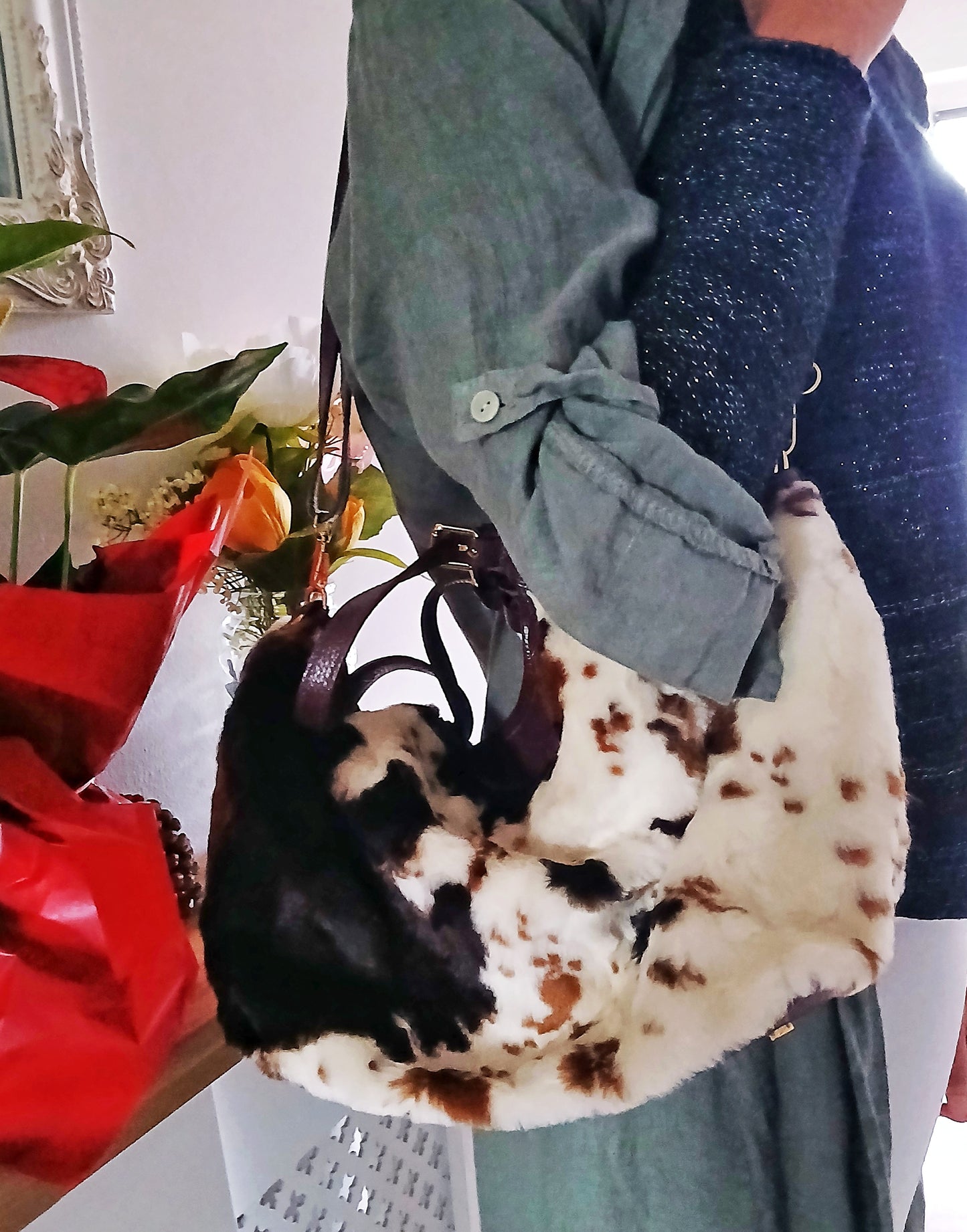 A Lovely Zhade  Pure Italian Leather Animal Print Tote Bag Black