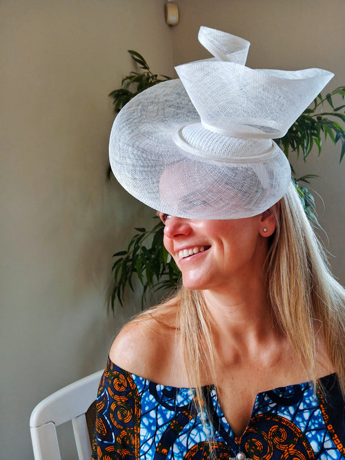 A Max Alexander Bespoke Sinamay Fascinator Fabulous Wedding and Summer races Party Hat - White