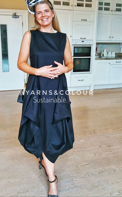Stunning Women's Stylish Asymmetrical Sleeveless Black Dress with Draping