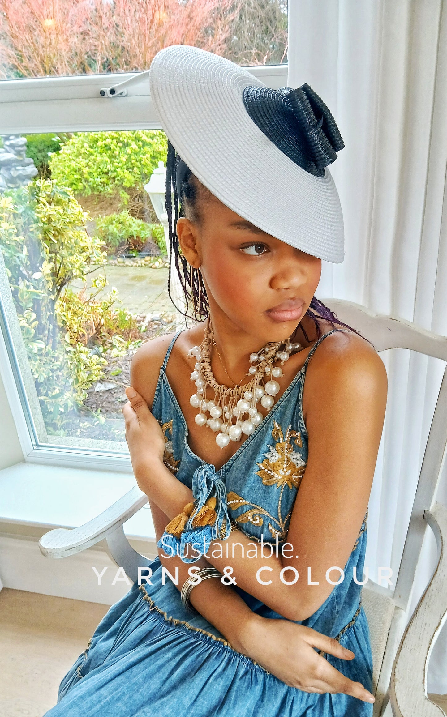 An Elegant “Saucer” Fascinator Hat By Max Alexander of Australia