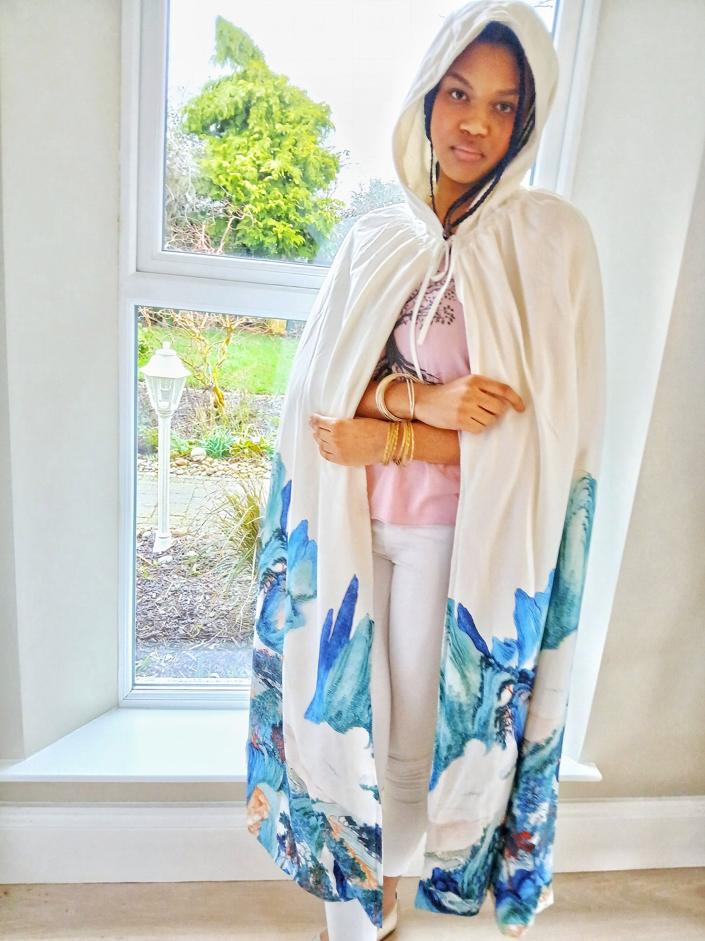 A Winter Favourite Unisex Thickened Vintage White Printed  Maxi over Cape with Hood Free Size