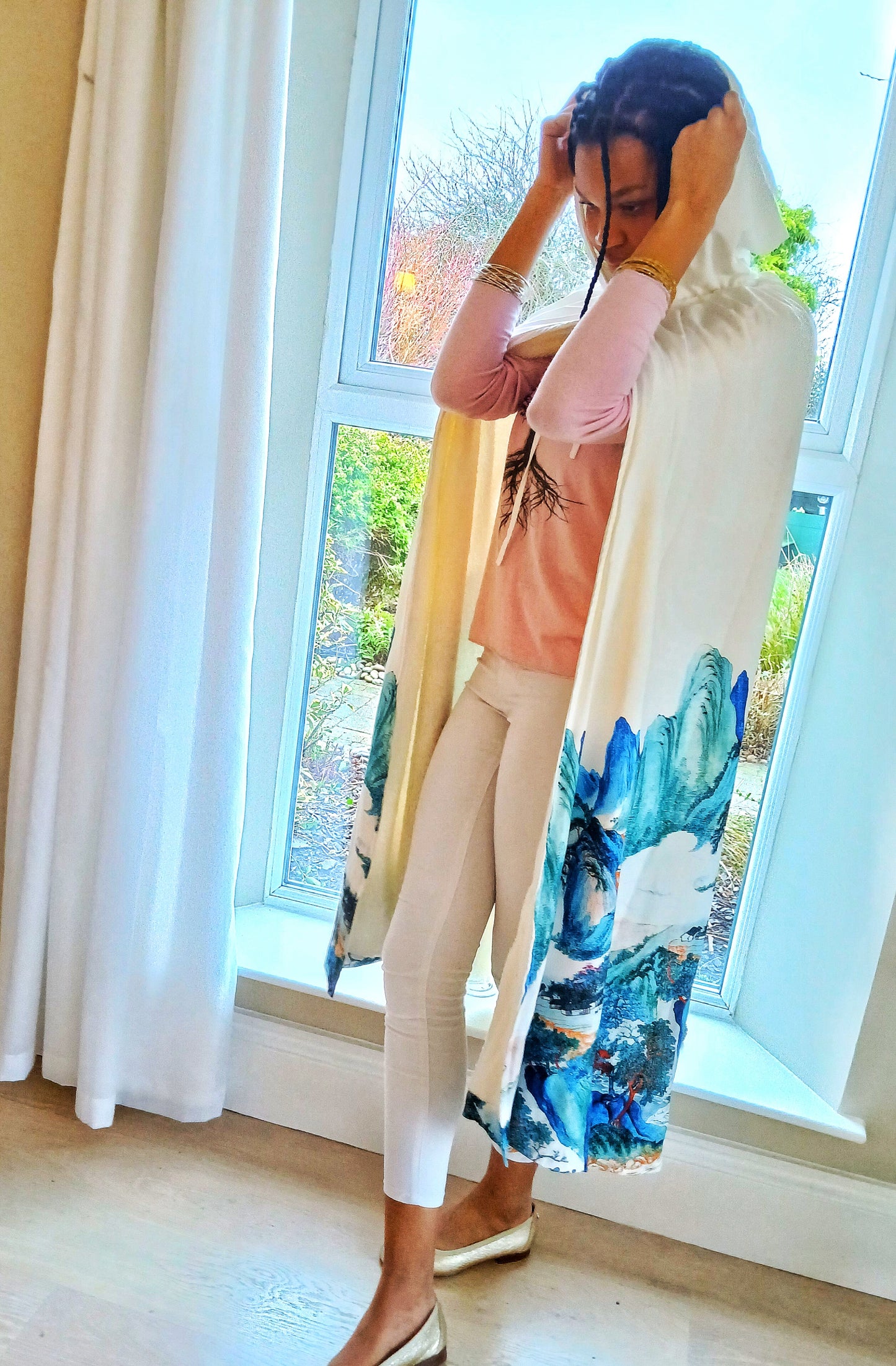 A Winter Favourite Unisex Thickened Vintage White Printed  Maxi over Cape with Hood Free Size